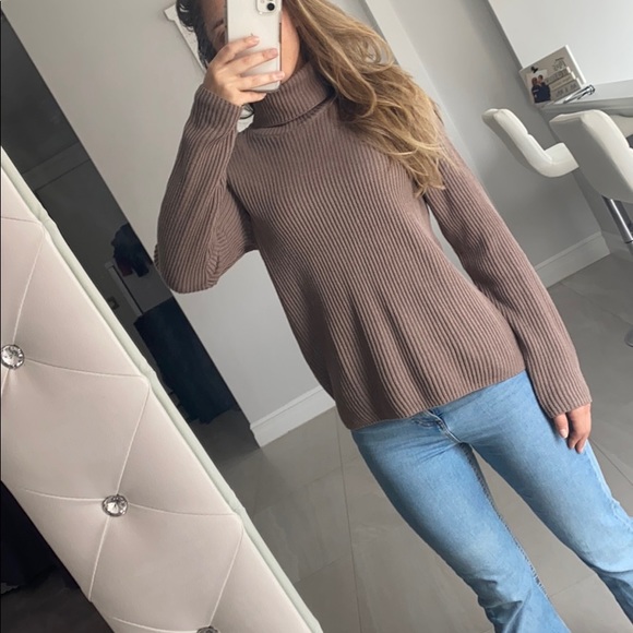 Turtleneck - Picture 8 of 8